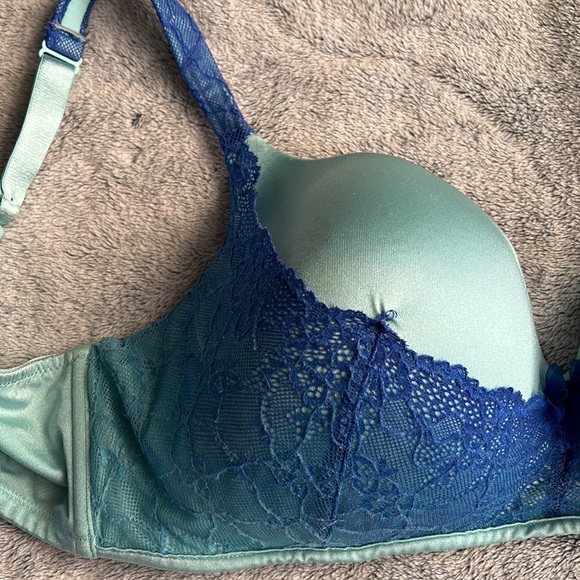 DÉESSE💫 Blue With Lace Lightly Padded Wireless Lightweight Bra - Picture 4 of 13